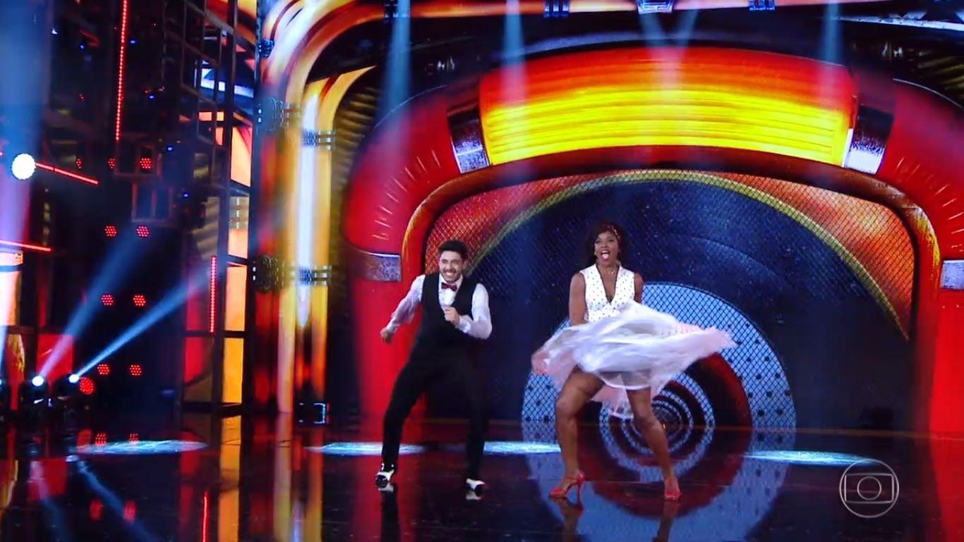 Cris Vianna participa da "Dança dos Famosos" no "Domingão do Faustão" ao lado do dançarino Rafael Scauri - Reprodução/Globo