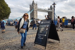 Iolanda Noronha em Londres: animadíssima - Arquivo pessoal - Arquivo pessoal