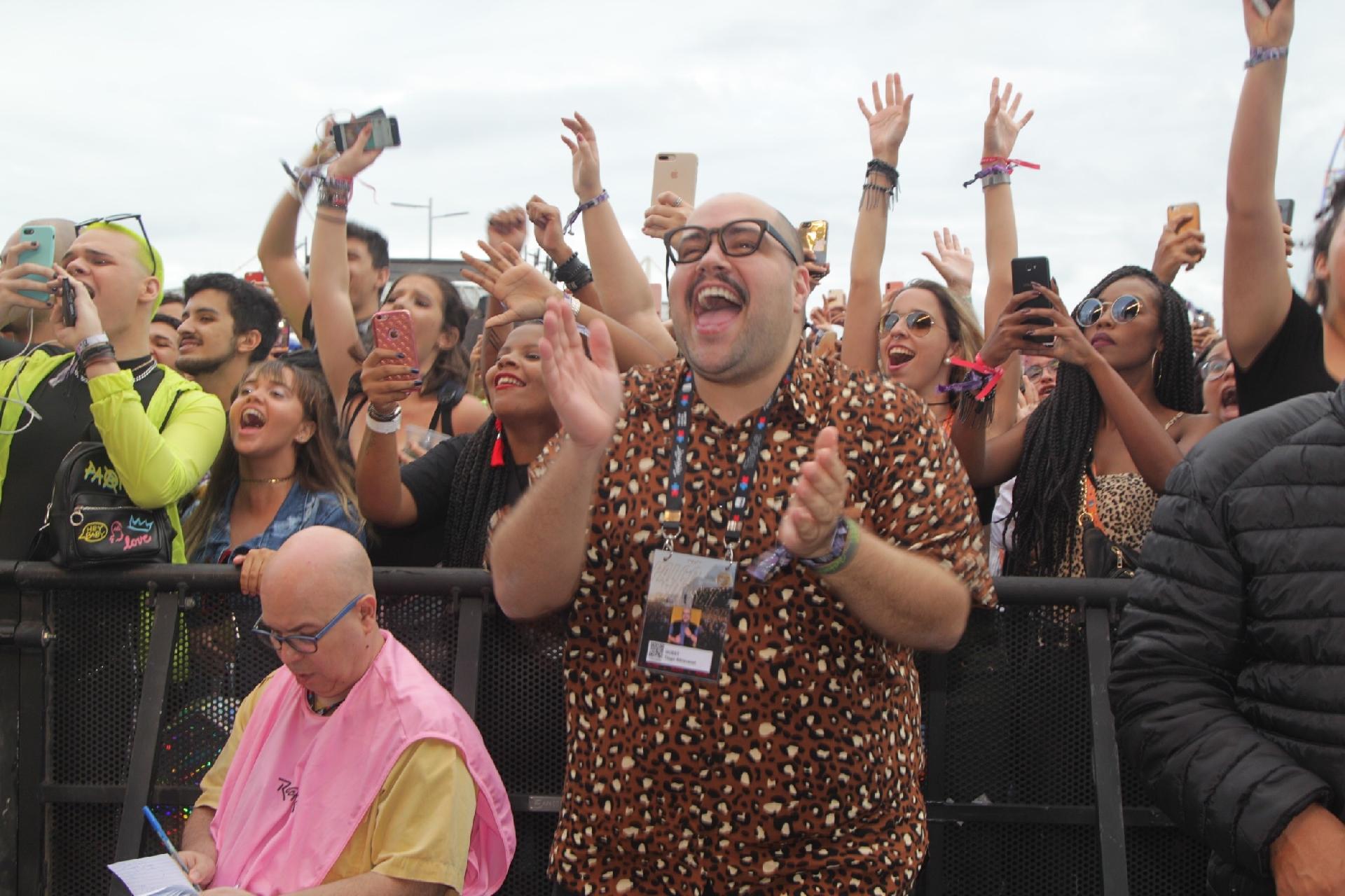 Tiago Abravanel curte apresentação de Gloria Groove no Rock in Rio - Brazil News/Marcelo Sá Barretto