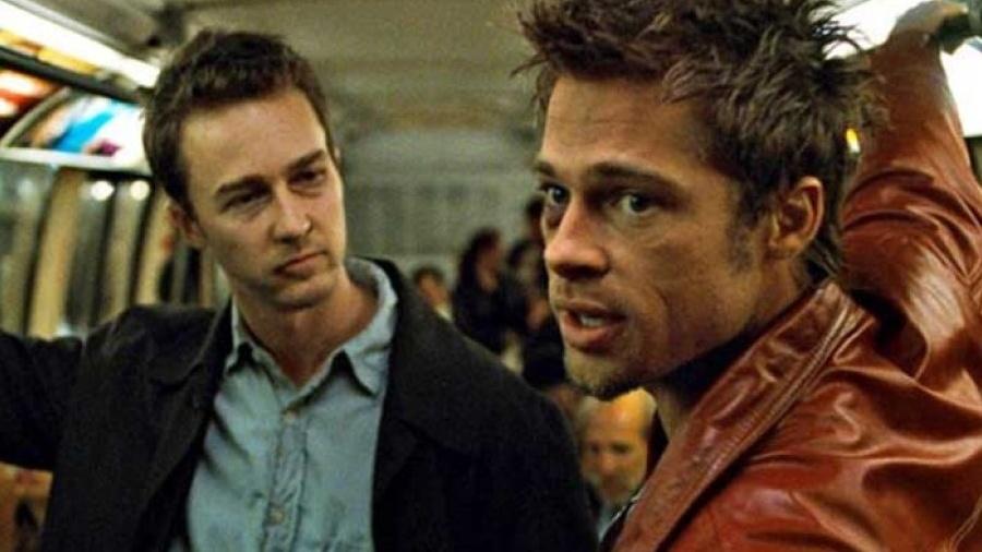 Edward Norton e Brad Pitt em cena de "Clube da Luta" - Divulgação/IMDb