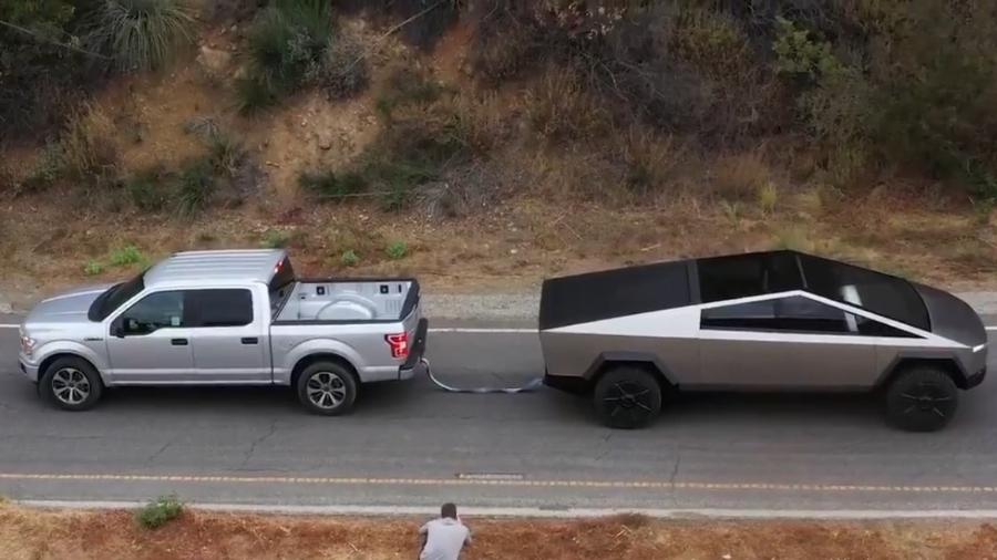 Cabo de guerra entre Ford F-150 e Tesla Cybertruck - Reprodução