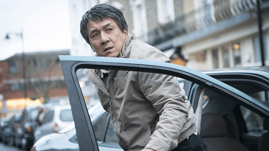 Jackie Chan em cena do filme O Estrangeiro - Reprodução