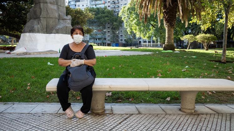 Cidadãos argentinos reagem de formas diferentes à quarentena imposta pelo governo contra o coronavírus - NurPhoto/NurPhoto via Getty Images