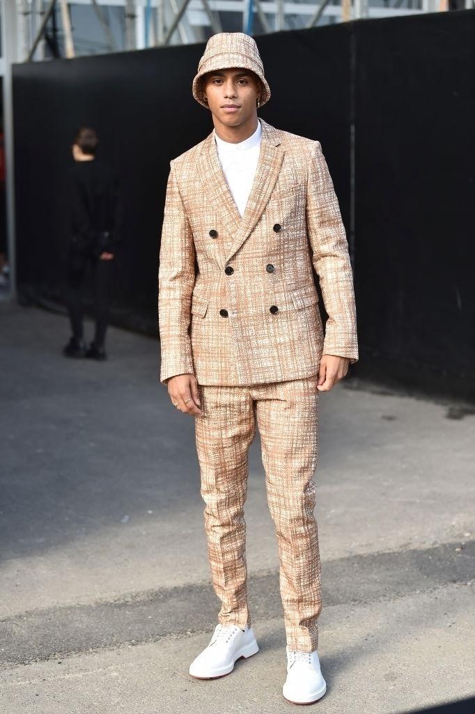 Bucket hat: inspire-se no chapéu que é tendência entre homens e mulheres - Getty Images