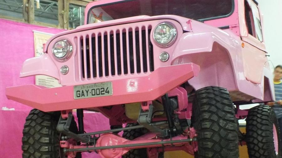Empresário comprou Jeep já com as placas e decidiu "transformá-lo" com pintura rosa para eventos; veículo 4x4 está à venda - Reprodução