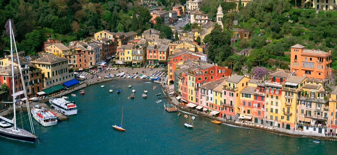 Portofino tem faixa costeira estreita - Ron Bambridge/Getty Images