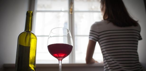 Alcoholismo en mujeres: de la soledad a la aceptación