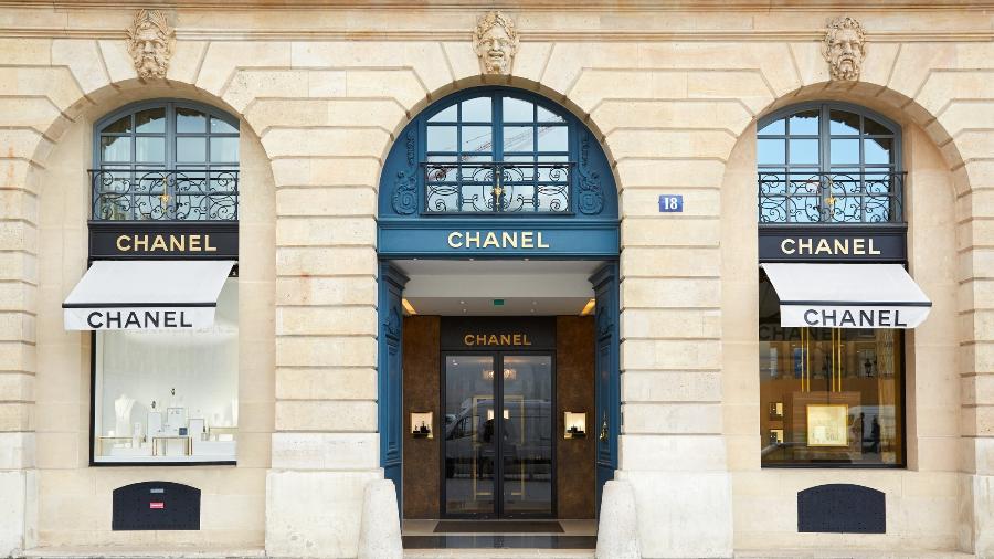 A loja mais famosa da marca Chanel está localizada em Paris