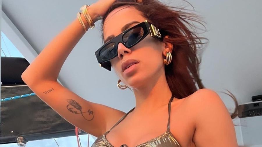 A cantora Anitta mostra biquíni que exalta o Brasil - Reprodução/Instagram