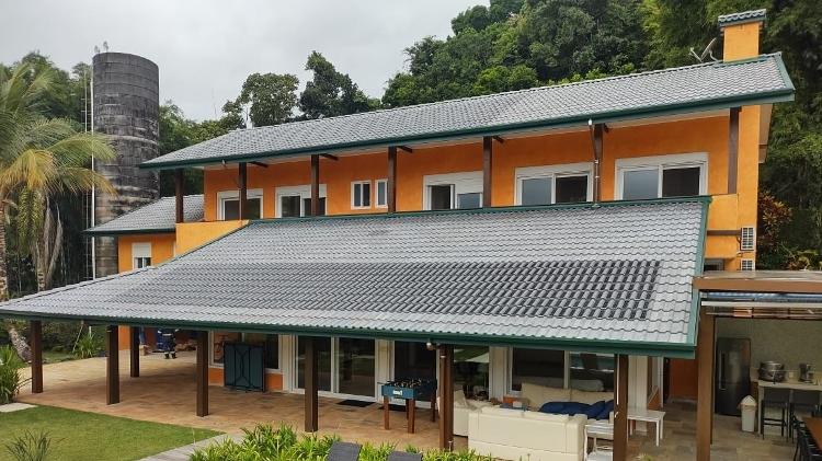 Modelo de tégula solar: telha com placas fotovoltaicas adaptadas para residências - Divulgação - Divulgação