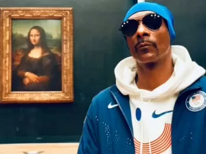 Snoop Dogg posa ao lado da Mona Lisa no Museu do Louvre: 'Irmão Gêmeo'