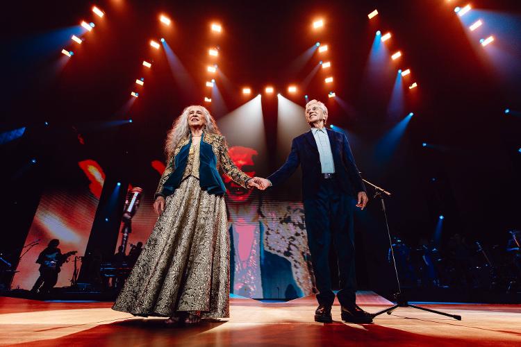 Maria Bethânia e Caetano Veloso, durante show da turnê que fazem juntos pelo Brasil