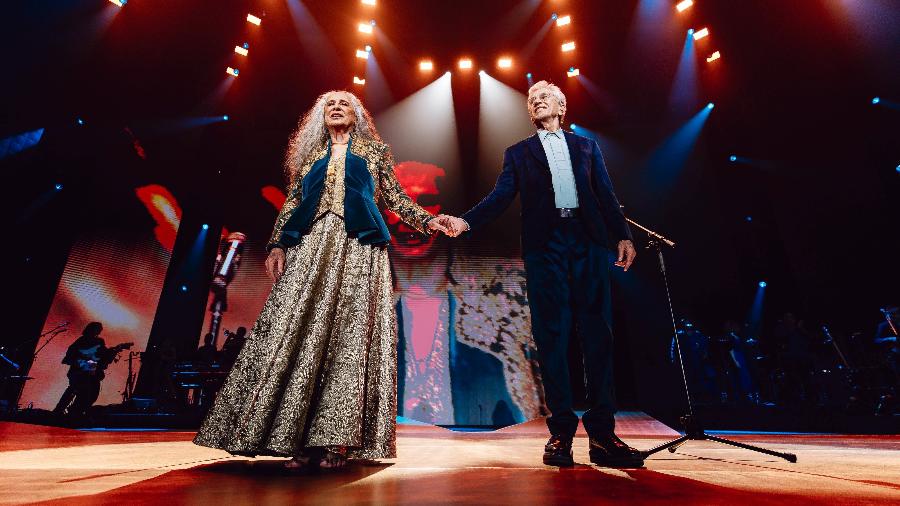 Maria Bethânia e Caetano Veloso, durante show da turnê que fazem juntos pelo Brasil