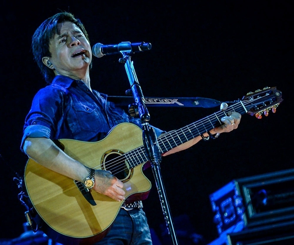 31.out.2015 - Xororó durante show no festival Caldas Country Show, em Caldas Novas, Goiás - Francisco Cepeda/AGNews