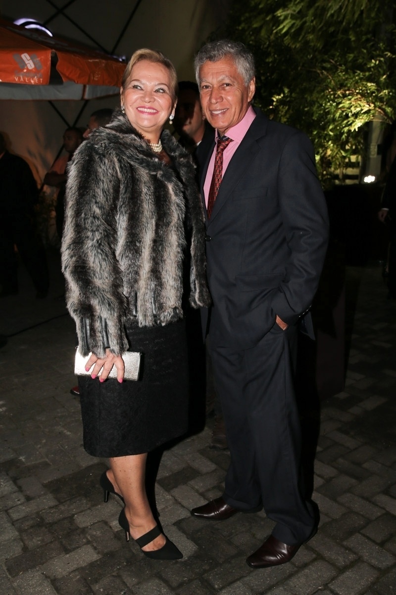 9.jul.2016 - Ex-jogador Clodoaldo posa para fotos no casamento do amigo Pelé - Manuela Scarpa e Marcos Ribas/Brazil News