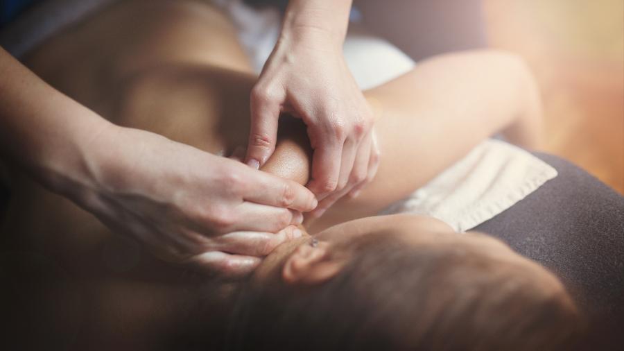 A massagem tradicional indiana dificilmente causa desconforto.