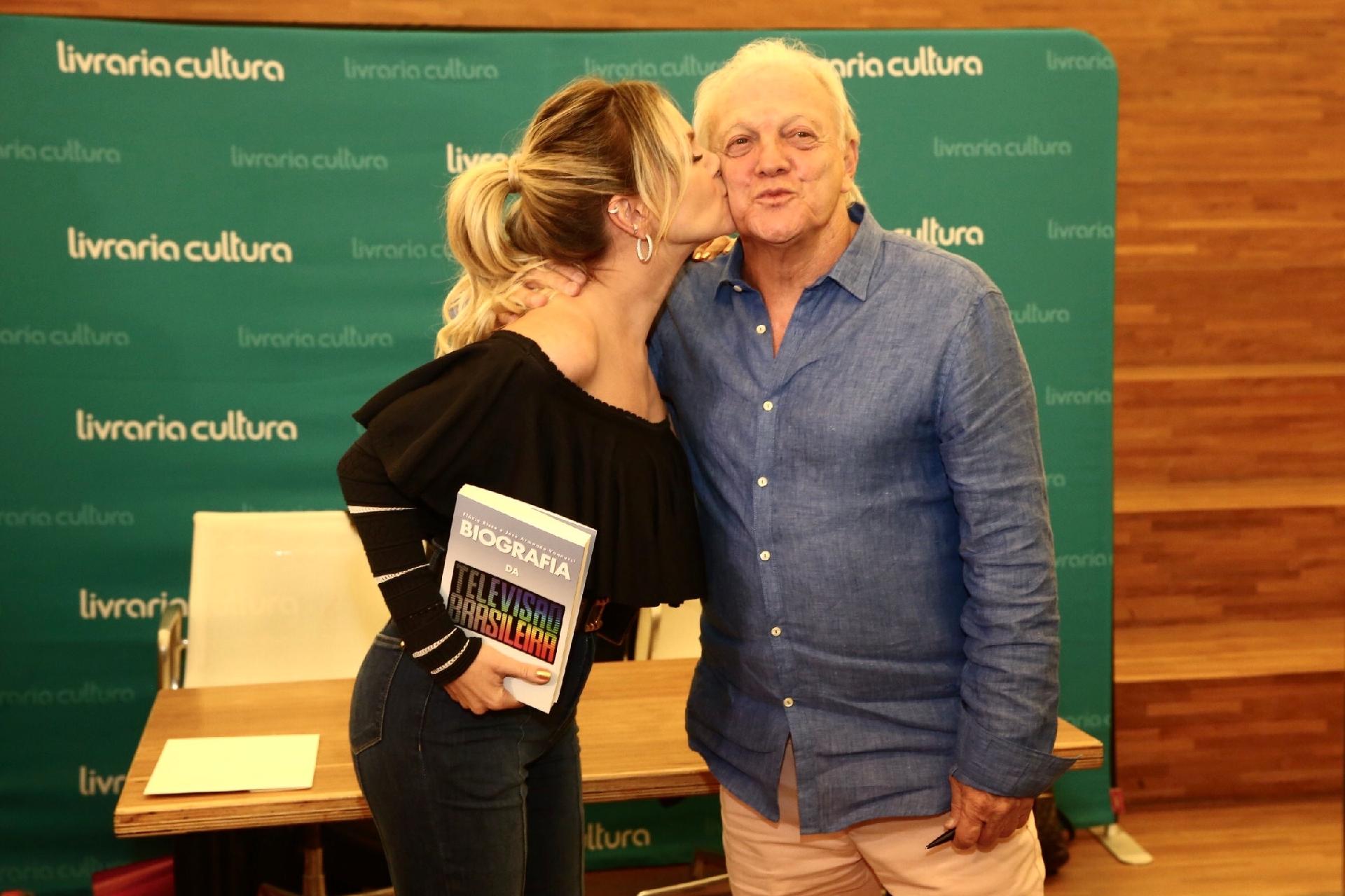 Famosos prestigiam o lançamento do livro "Biografia da Televisão Brasileira", escrito pelos jornalistas Flávio Ricco e José Armando Vannucci - Manuela Scarpa/Brazil News