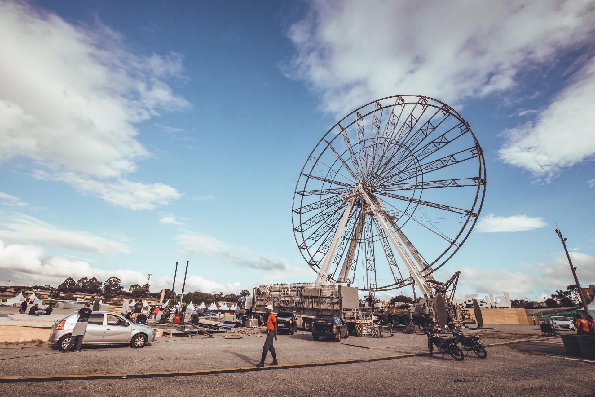 Montagem do festival Lollapalooza Brasil 2018, no Autódromo de Interlagos - Camila Cara/Divulgação