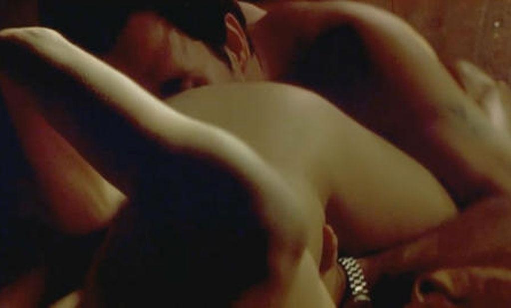 Meg Ryan e Mark Ruffalo em cena de "Em Carne Viva" (2003) - Reprodução