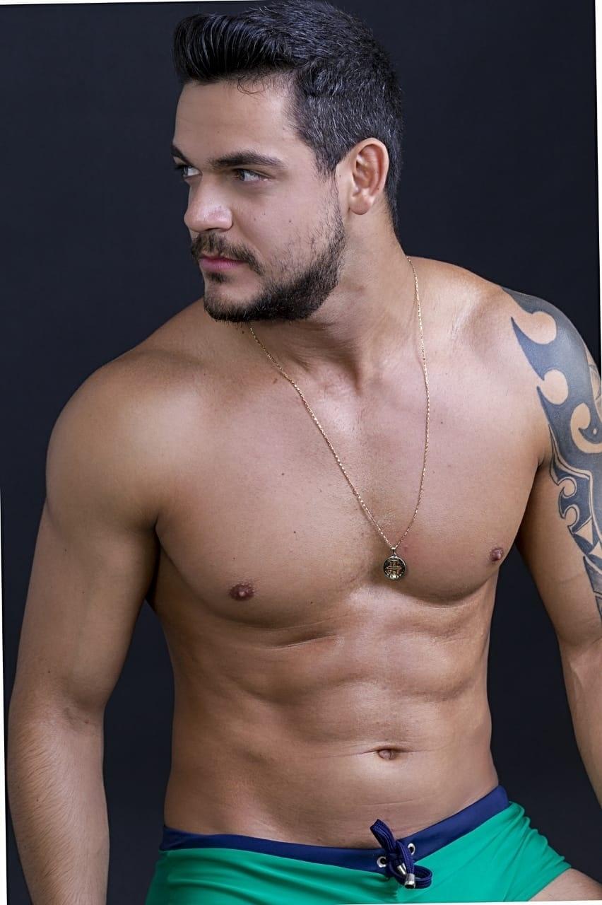 Filho de Carlinhos Aguiar, Caique Aguiar faz primeiro ensaio sensual - Paulo Stempfer