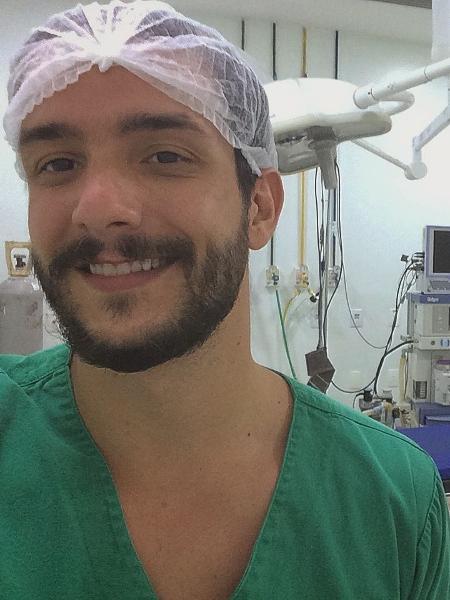 Rodrigo Lessa no centro cirúrgico - Reprodução/Facebook - Reprodução/Facebook