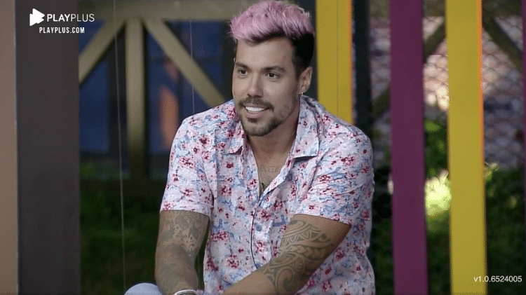 A Fazenda 2020: Lipe Ribeiro na formação da roça - Reprodução/PlayPlus - Reprodução/PlayPlus