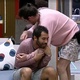 BBB 21: Fiuk agarra Gilberto, que se aproveita da situação - Reprodução/ Globoplay