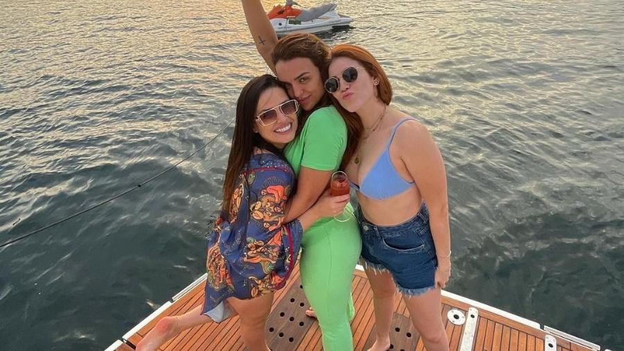 Ex-BBBs Juliette, Rafa Kalimann e Ana Clara curtem domingo em passeio de barco no Rio de Janeiro - Reprodução/Instagram