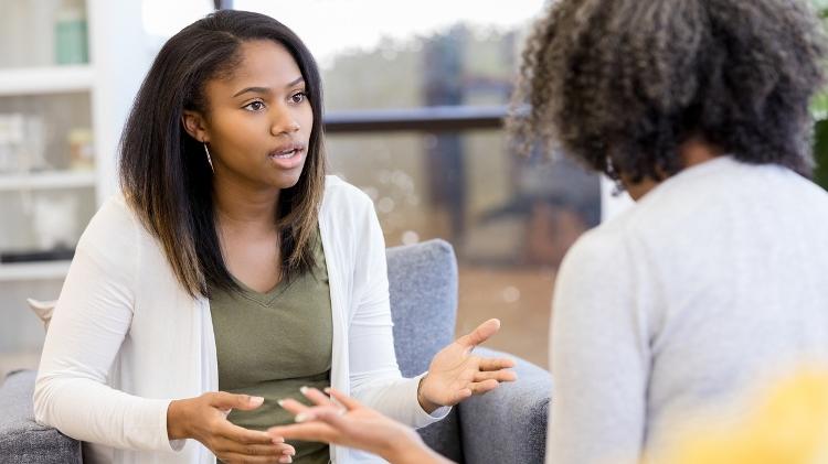 terapia; adolescente - iStock - iStock
