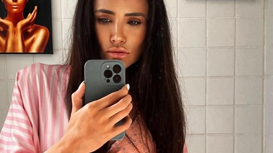 Influencer Wanessa Moura derreteu a aliança do ex-noivo por "vingança"