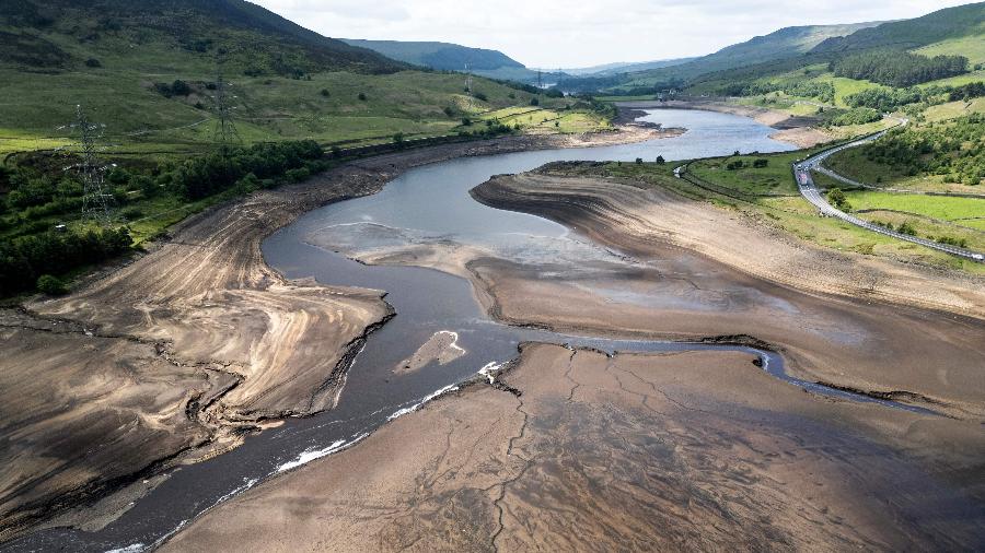 Seca leva à queda no nível de água de reservatório no norte da Inglaterra Seca leva à queda no nível de água de reservatório no norte da Inglaterra