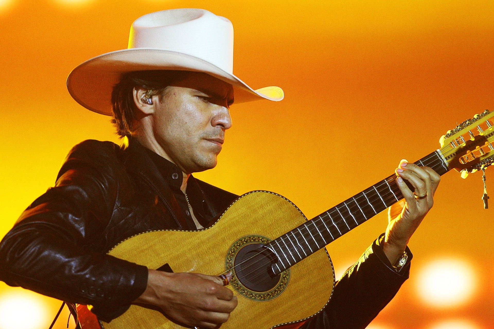 29.ago.2015 - Jads e Jadson emocionam público na Festa do Peão em Barretos - Reinaldo Canato/UOL