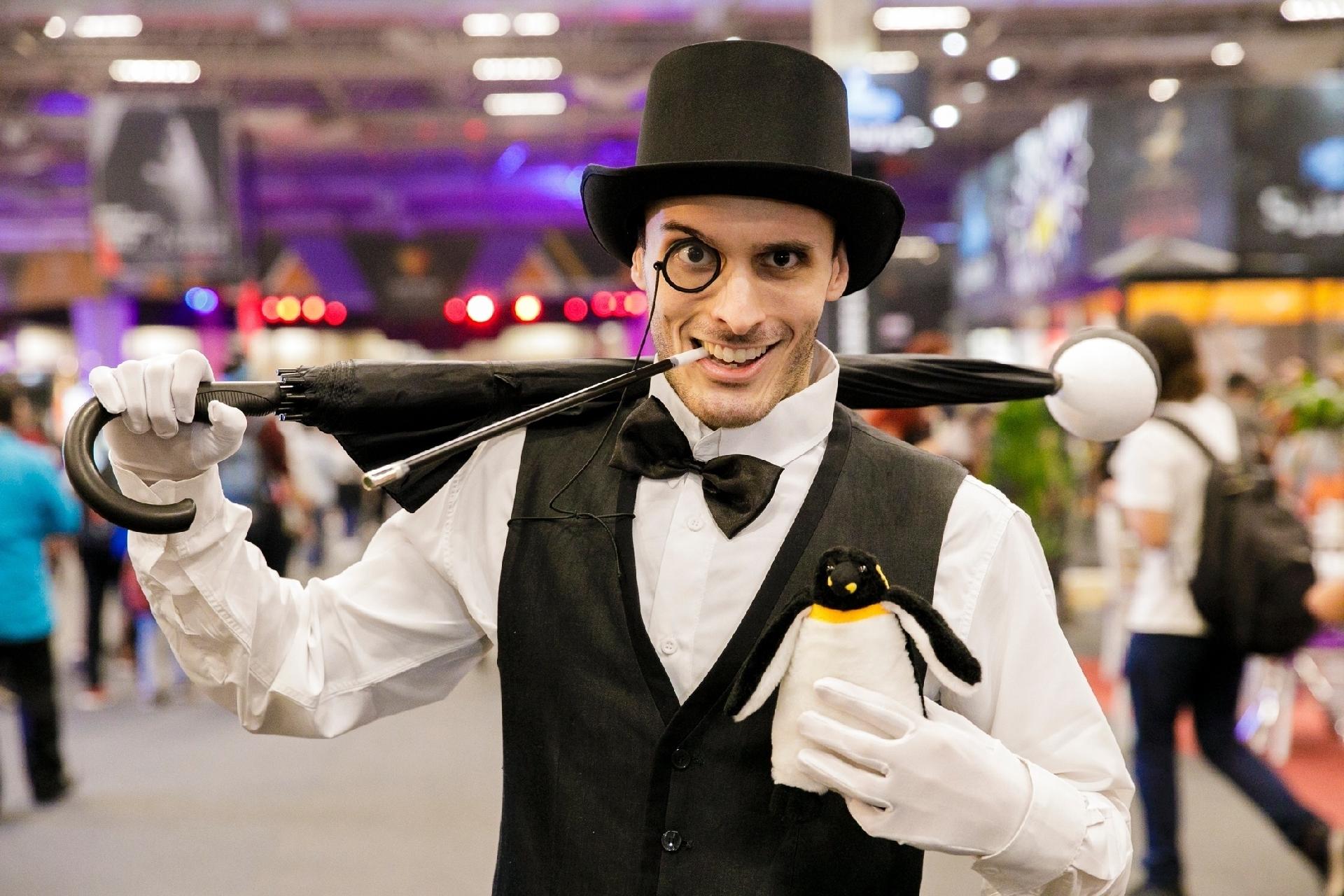 Mas não teve só Coringa. Pinguim também caprichou no look - Mariana Pekin/UOL