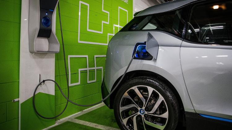 R$ 6,7 milhões | BNDES libera verba para fazer rede de recarga de carros elétricos no país