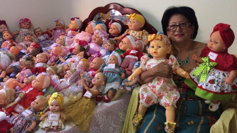 Francisca Monteiro Alves, a dona Chiquita, que reforma bonecas para o Natal - Arquivo pessoal