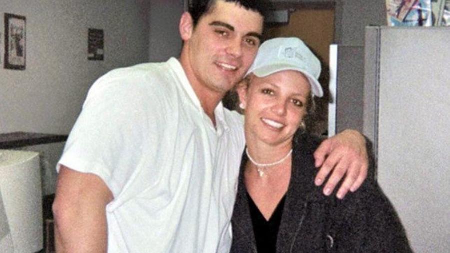 Jason Alexander e Britney Spears em 2004 - Reprodução/Divulgação