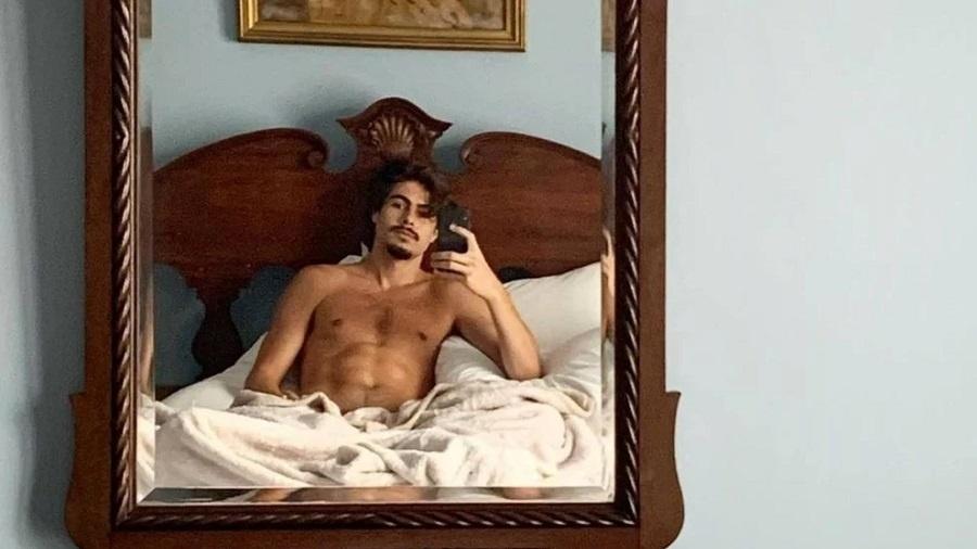 Rafael Vitti faz postagem sensual na cama - Reprodução/Playplus