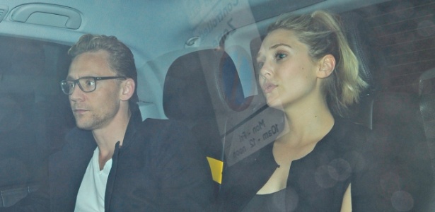 Tom Hiddleston e Elizabeth Olsen foram fotografados durante um suposto encontro amoroso em Londres