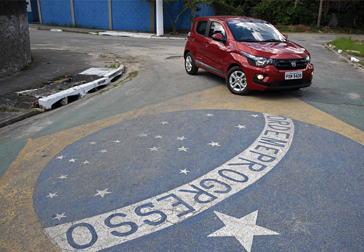 Fiat Mobi Like On - Murilo Góes/UOL