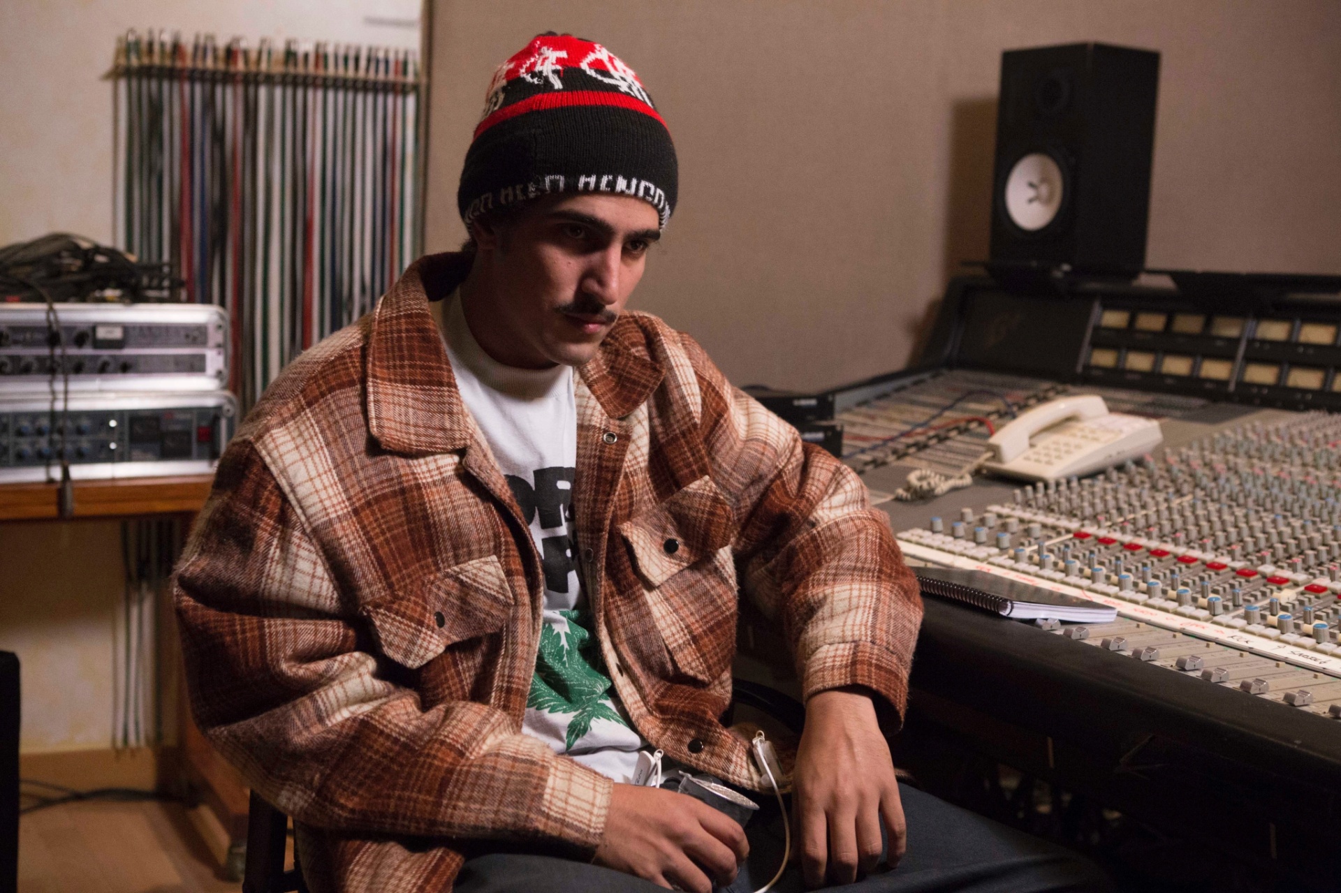 Renato Góes é Marcelo D2 no filme "Legalize Já!", que conta a história da formação da banda Planet Hemp - Dan Behr/Divulgação