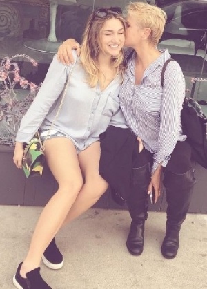 12.nov.2016 - Morando nos Estados Unidos, Sasha recebe a visita de Xuxa  - Reprodução/Instagram