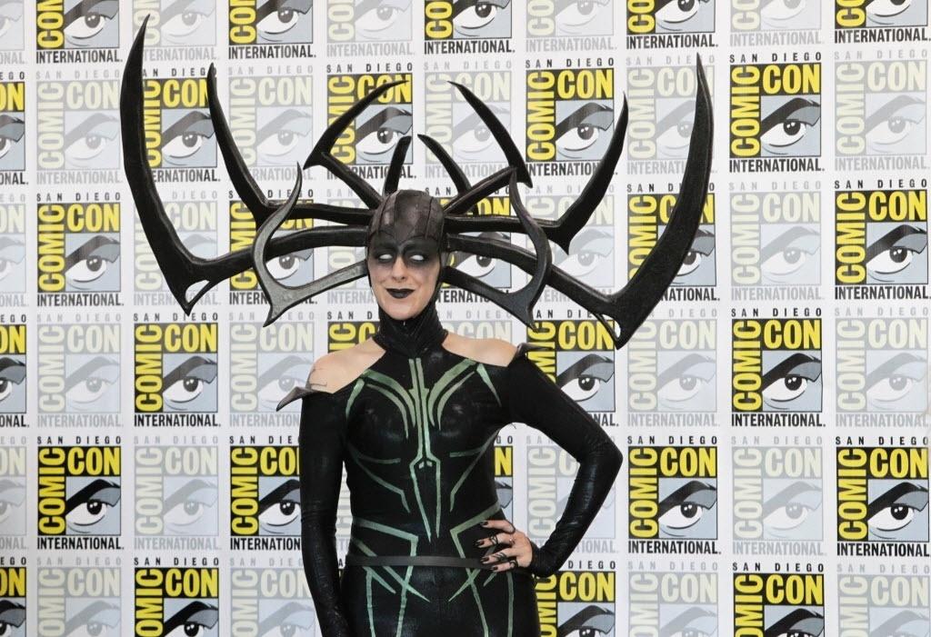 Jobeth Wagner se transformou em Hela, a vilã de "Thor: Ragnarok", vivida por Cate Blanchett, na San Diego Comic-Con 2017 - AFP PHOTO/Bill Wechter 
