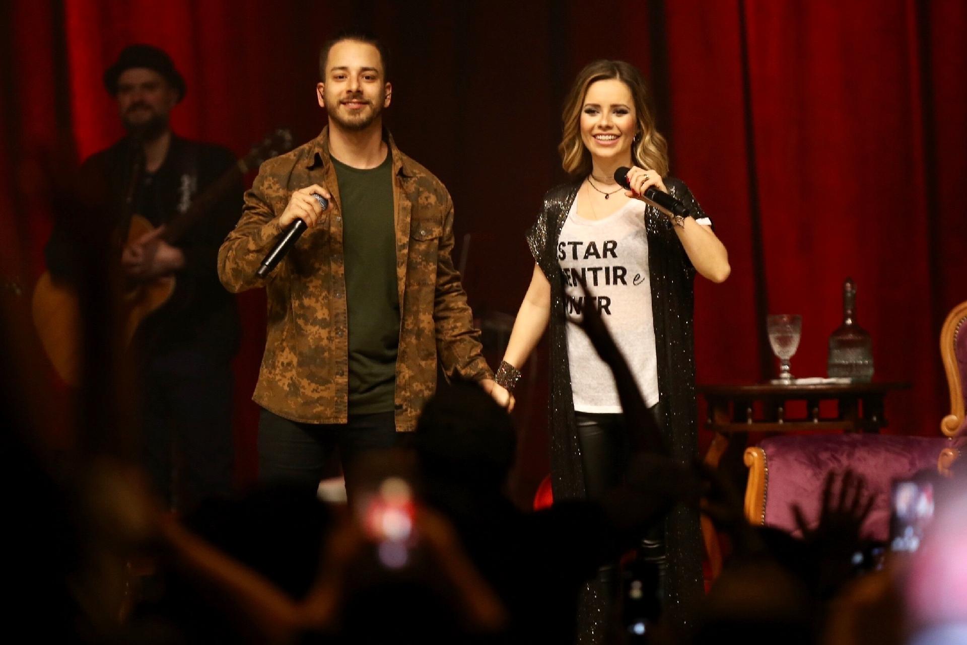 Sandy volta a cantar com o irmão, Junior, 11 anos após o fim da dupla, na abertura da nova turnê da cantora, "Nos Voz Eles", no Credicard Hall, em São Paulo - Manuela Scarpa/Brazil News