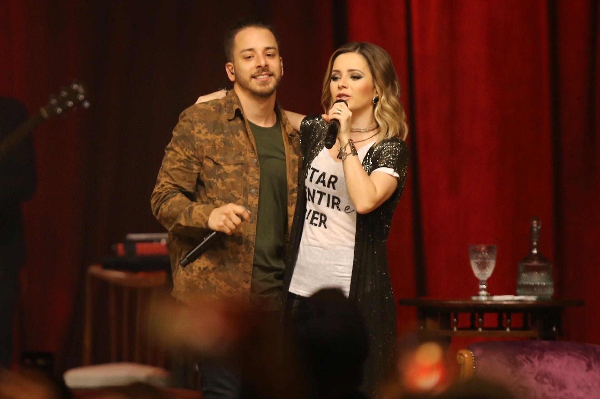 Sandy volta a cantar com o irmão, Junior, 11 anos após o fim da dupla, na abertura da nova turnê da cantora, "Nos Voz Eles", no Credicard Hall, em São Paulo - Manuela Scarpa/Brazil News