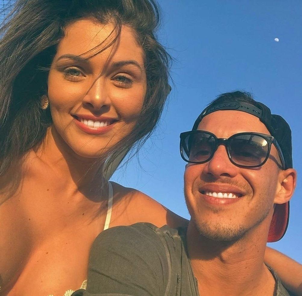 Fernanda Batista deixou o elenco do balé do "Domingão do Faustão" para seguir com o namorado, o meia Rodriguinho, vendido do Corinthians para o Pyramids, no Egito - Reprodução/Instagram