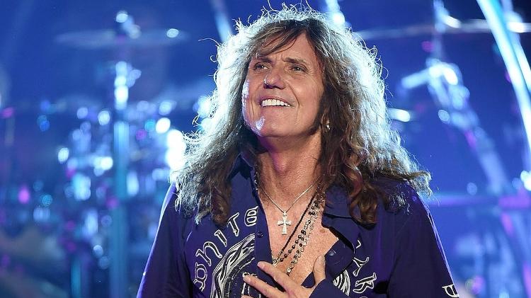 David Coverdale, com o bronzeado e o branco dos dentes em dia - Getty Images - Getty Images