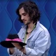 BBB 21: Fiuk se arrumado para se encontrar com o resto da casa - Reprodução/ Globoplay