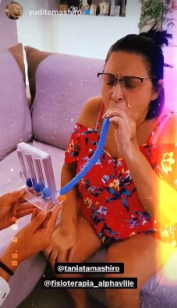 Tânia Tamashiro faz fiisoterapia pulmonar - Reprodução/Instagram - Reprodução/Instagram