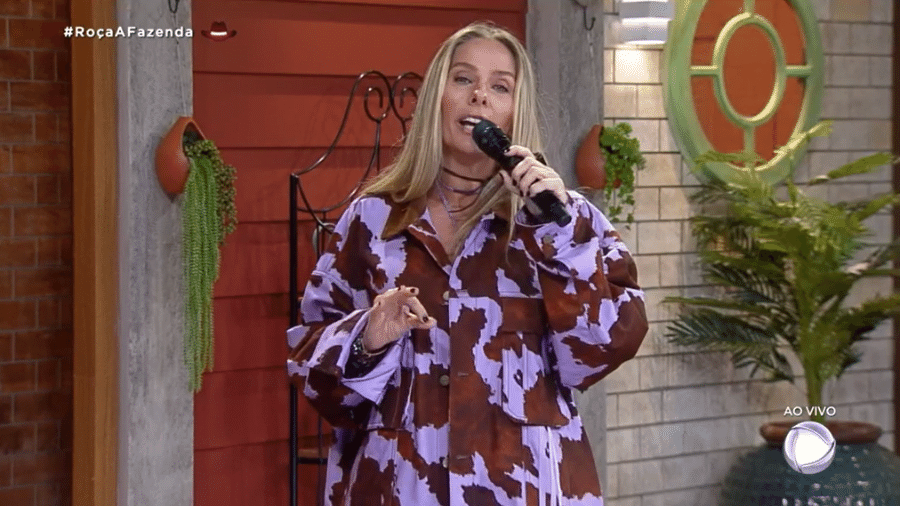 A Fazenda 2021: Adriane Galisteu na noite da formação da terceira roça - Reprodução/PlayPlus