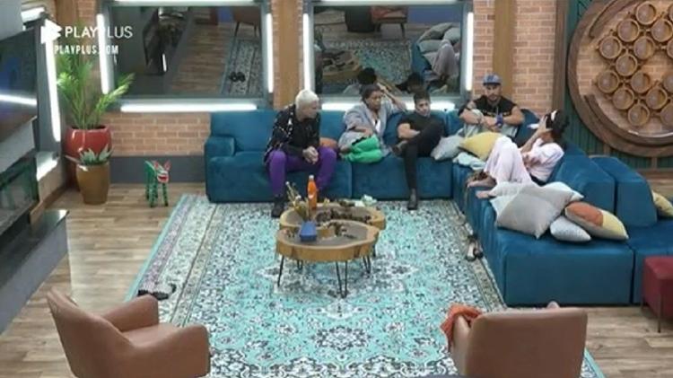 A Fazenda 2021: Peões cogitam greve para ferrar Rico com animais - Reprodução/Playplus - Reprodução/Playplus